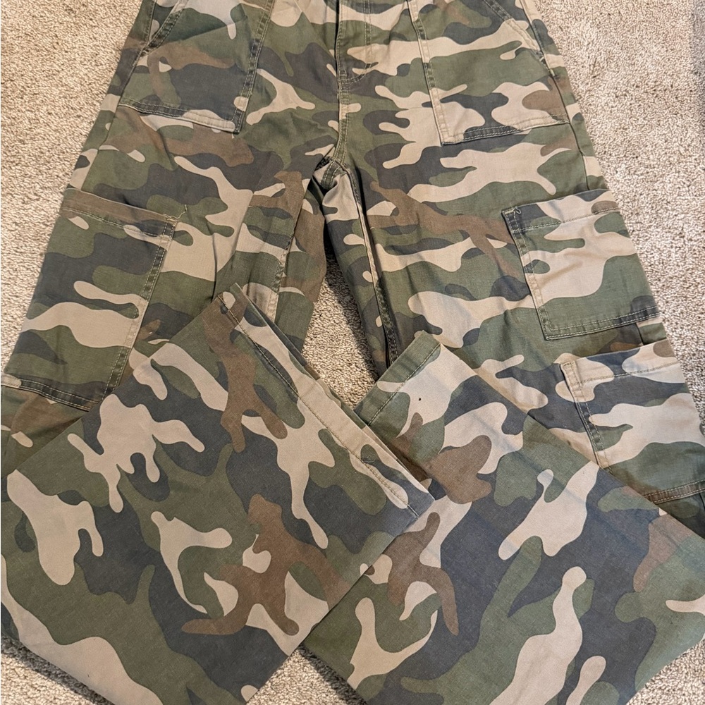 No Boundaries Khaki Cargo Pants